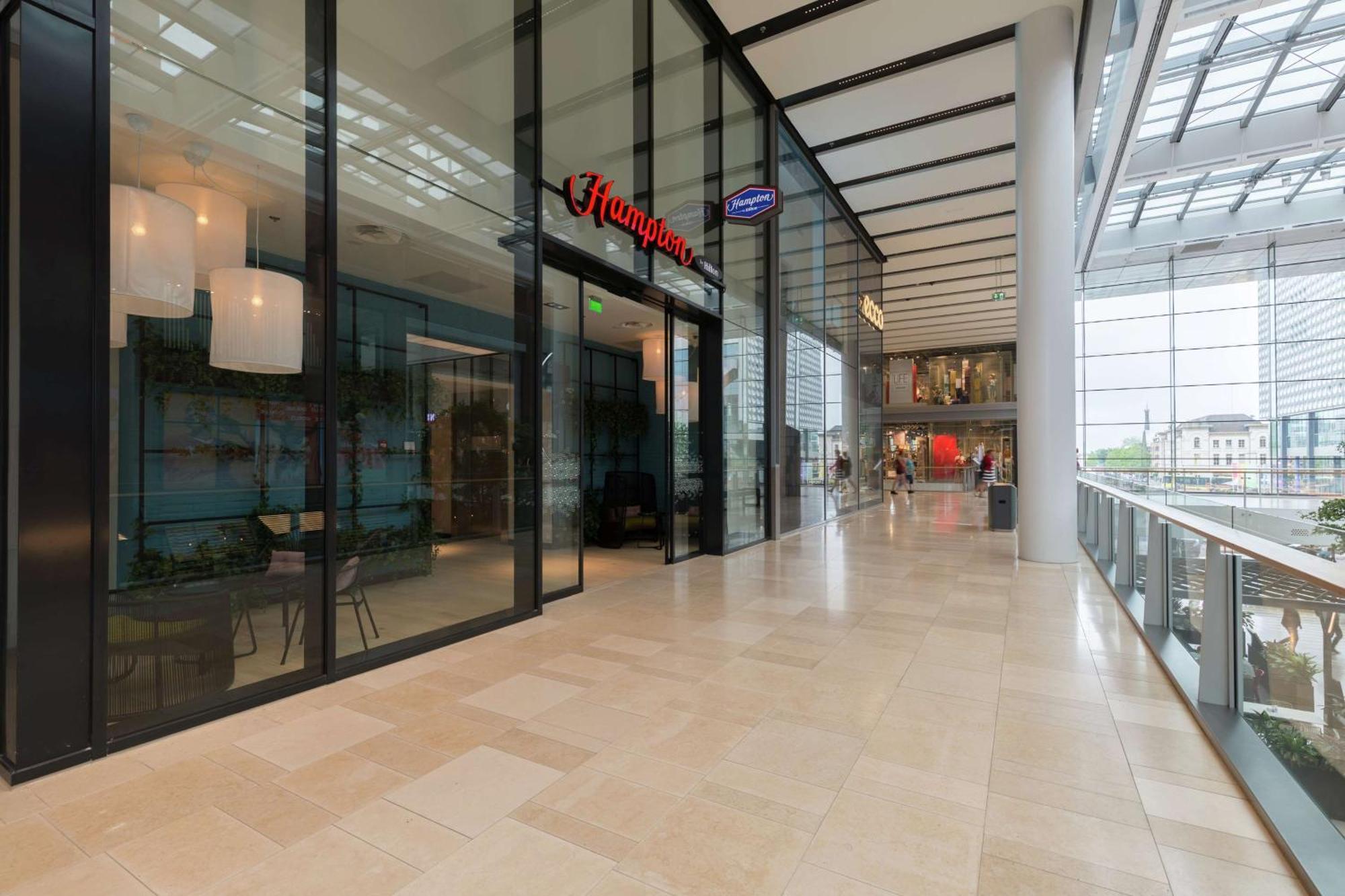 Hampton By Hilton Utrecht Centraal Station Hotel Exterior photo